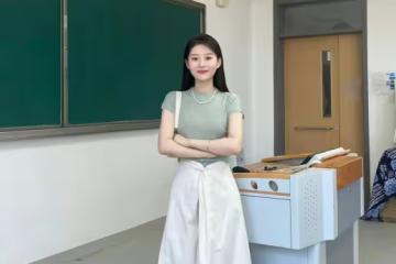美術老師穿搭,被同事夸太知性啦