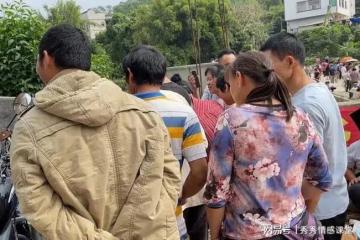 我生下第一天就被送人, 如今親生父母上門要我給他們養老!