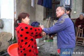 老公說，要把公婆接過來照顧。我說：可以，我搬到兒子家去住！
