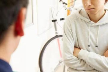 43歲男人再婚兩個月就鬧離婚,男人:實在受不了,她不是一般人