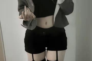 【黑絲御姐風】時尚穿搭，讓你成為街頭焦點！