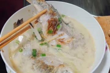 鯽魚湯怎麼做，才湯汁濃白無腥味？步驟詳細，魚肉鮮嫩，湯鮮味美