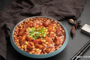 愛上美食，如何做黃豆花生悶五花肉更好吃呢？