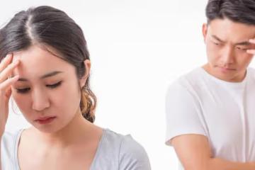 出差回來，妻子卻不給洗澡，妻子：你不髒，我：離婚，髒的是你