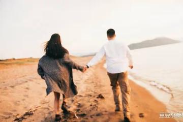 42歲阿姨倒追25歲健身教練,不顧反對結婚生子,二人現在怎樣