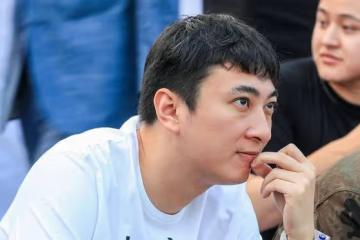 王思聰新玩伴顏值引熱議，不婚主義者的愛情觀再受關注