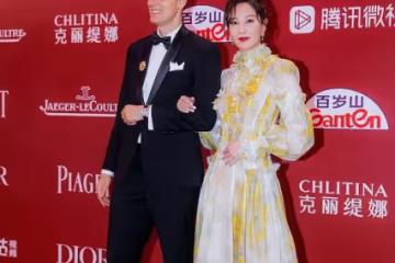 被39歲的鄭希怡驚艷到了，身穿長裙大秀模特身材，真是腿長一米八