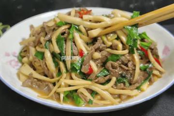 春天使勁吃這菜,一口18種胺基酸!和牛肉炒一盤,軟滑鮮嫩,引爆食慾超下飯