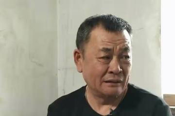 大媽相中老實大爺，要求大爺負擔生活費，她的錢存起來自己養老