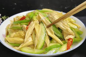 腐竹和它太絕配,花小錢吃好菜!急火快炒一盤,營養高蛋白,又學會一道下飯菜