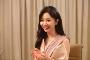 譚松韻好像"長不大",30歲笑起來還很可愛,真的好有少女感