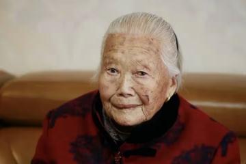 90歲奶奶飯桌上宣布「我跟70年老伴過不下去」!「8兒女全支持」一面倒指責爸爸