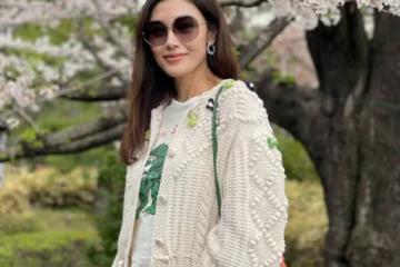 53歲李嘉欣穿衣被批太土氣，身材和狀態是真的好，氣質優雅迷人