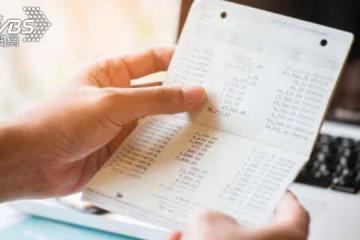 結婚時，媽媽給我一本「只有1000元的存摺」，當時被很多人說閒話，媽媽不夠疼我，直到失婚後，請老公「拿存摺到銀行跑一趟」，銀行竟嚇報警！