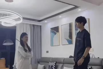 媽媽教育自己193的兒子,一舉動讓兒子繃不住笑了:氣勢不能輸