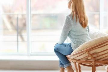 49歲女人：25年婚姻只剩親情，無話可說的生活，就這樣對付著過吧