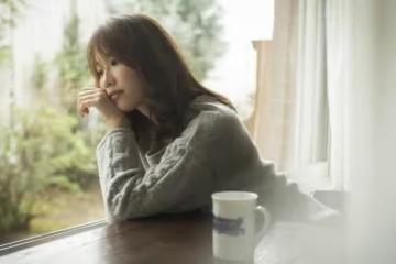 47歲離異13年的女人，任務已經完成，還應該再婚嗎？只有自己知道