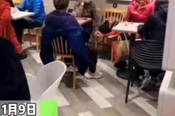 上海一女子吐槽:一群老人進店不吃飯,卻占著餐飲店的座位