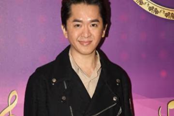 57歲香港富豪帶新女友亮相,維持「3女共侍1夫」生活超10年