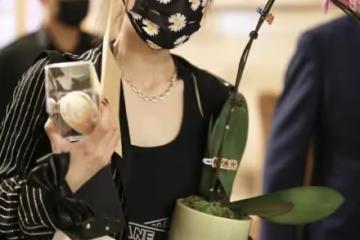 吳謹言身材太讓人酸，運動背心配熱褲看著都有點松，配條紋衫挺颯