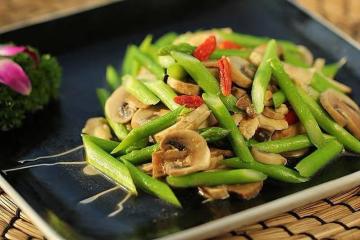 春補鉀，身不乏！ 建議中老年多吃「4種高鉀菜」解春困　精神好：腿腳更有勁