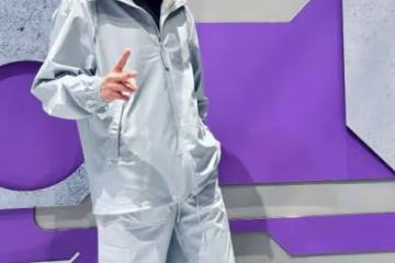 江宏傑給5歲兒子慶生,姐弟團聚吃蛋糕,姐姐摟著弟弟盡顯兄妹情