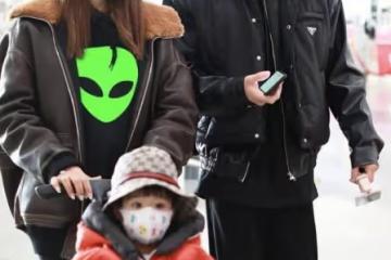 麥迪娜身材小可偏愛大外套,拼接毛領夾克看著就溫暖,挺會搭配的
