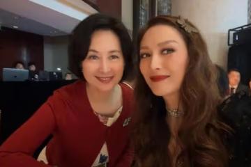 何猷亨出席活動，緊跟姐姐何超瓊步伐，霍家人一同現身
