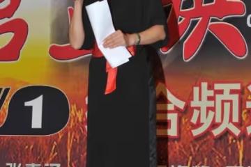王小丫老了也成熟了，但沒逃過中年發福，一身黑顯瘦還撐氣質