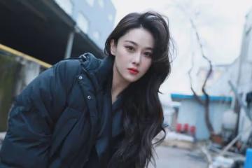 張馨予顴骨美照驚艷曝光,自信之姿引發熱議,美麗新定義