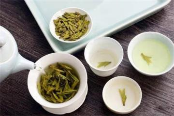 龍井茶正確的沖泡方法,沖泡西湖龍井,選對水溫茶湯好喝翻倍