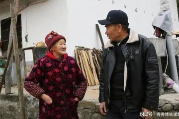 那年我爸出差帶回一個編織袋,奶奶讓他趕緊扔了,結局卻很意外