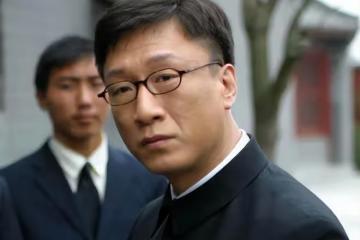 楊冪新劇預告臉部狀態堪憂：雙下巴、法令紋深，已不適合演諜戰了