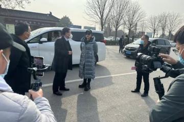女神劉曉慶扮嫩又出錯！臉P濾鏡讓人驚呆