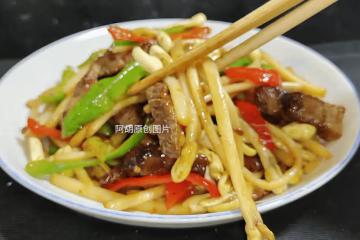 香椿韭菜靠邊站!穀雨後這菜使勁吃,配牛肉一炒,吃出大營養,一道神級下飯菜