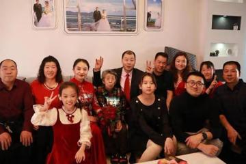 失去母親後，弟弟打電話說來我家過年，害怕我一個人太冷清