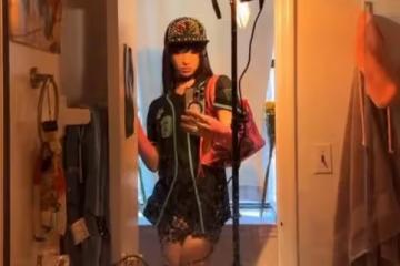 伊能靜兒子曬自拍，22歲哈利穿女裝耍酷，妝造個性粉絲猛夸好看