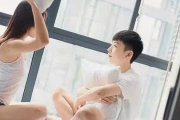 到了中年,夫妻離婚了,哪個過得更慘一些