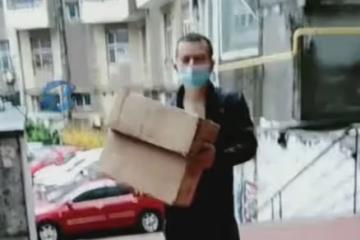 45歲男子失業找工作四處碰壁：夜裡崩潰流淚，白天總裝作若無其事