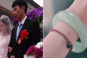 辛辛苦苦工作了大半輩子，薪水都用來培養兒子了，連件像樣的首飾也沒捨得買。兒子結婚「老伴咬牙買名貴玉鐲給我」　婚禮當天「親家問起玉鐲價錢」媳婦摔捧花走人