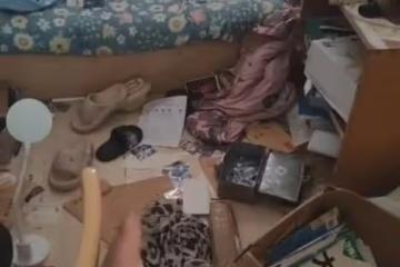 14歲女兒房間雜亂不堪,父親拍視頻發同學群:希望她能找到羞恥心
