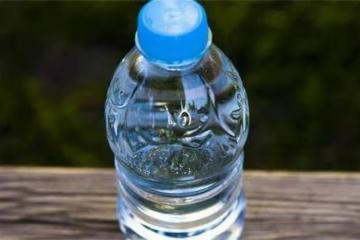 礦泉水打開後幾天不能喝？隔夜的礦泉水還能喝嗎？