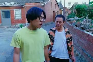 和妻子離婚後，母子倆一夜回到解放前，母親也不再體弱多病了