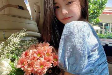 15歲穿搭博主意外走紅，時髦穿搭太撩人，混血臉五官精緻很甜美