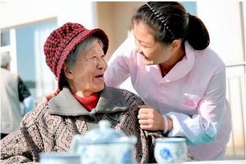 經常給子女兩種錢的老人,晚年很難過得安穩,別不信
