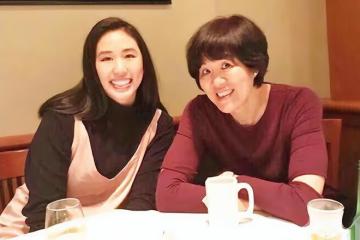 郎平女兒近照曝光，簡直與年輕的郎平一模一樣，身材高挑不輸超模