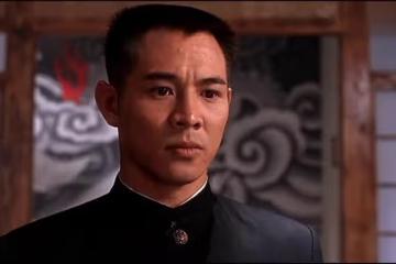 李連杰現身探望摔傷向太,深厚友情曝光引關注