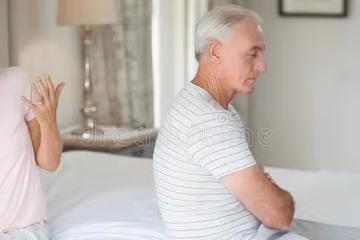 60歲阿姨：雖然再婚老伴退休金1萬，1年後，我還是和他離了婚