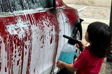 蔡少芬曬4歲兒子近照,魚蛋長成翻版張晉,齊劉海過肩長發超搶鏡