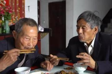 兩位堂哥同時結婚，大伯全款買房，二伯只出首付，如今終於懂了